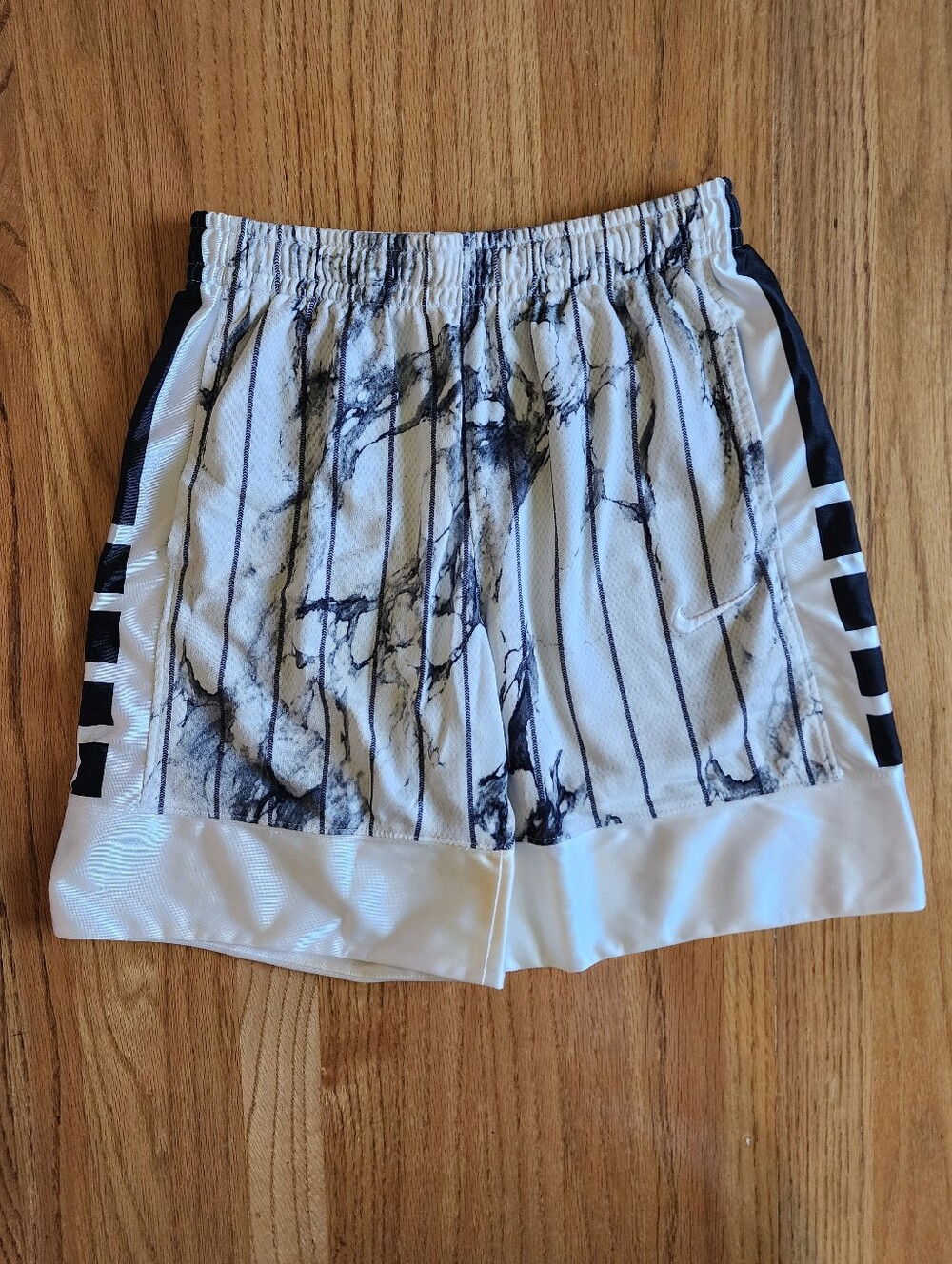 Nike Boy's White Dri-Fit Athletic Activewear Casual Shorts Medium M